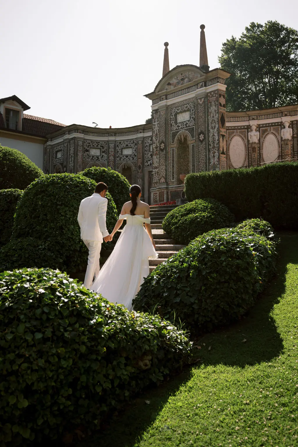 Bruna and Manoel, Villa Erba white party photograph 9