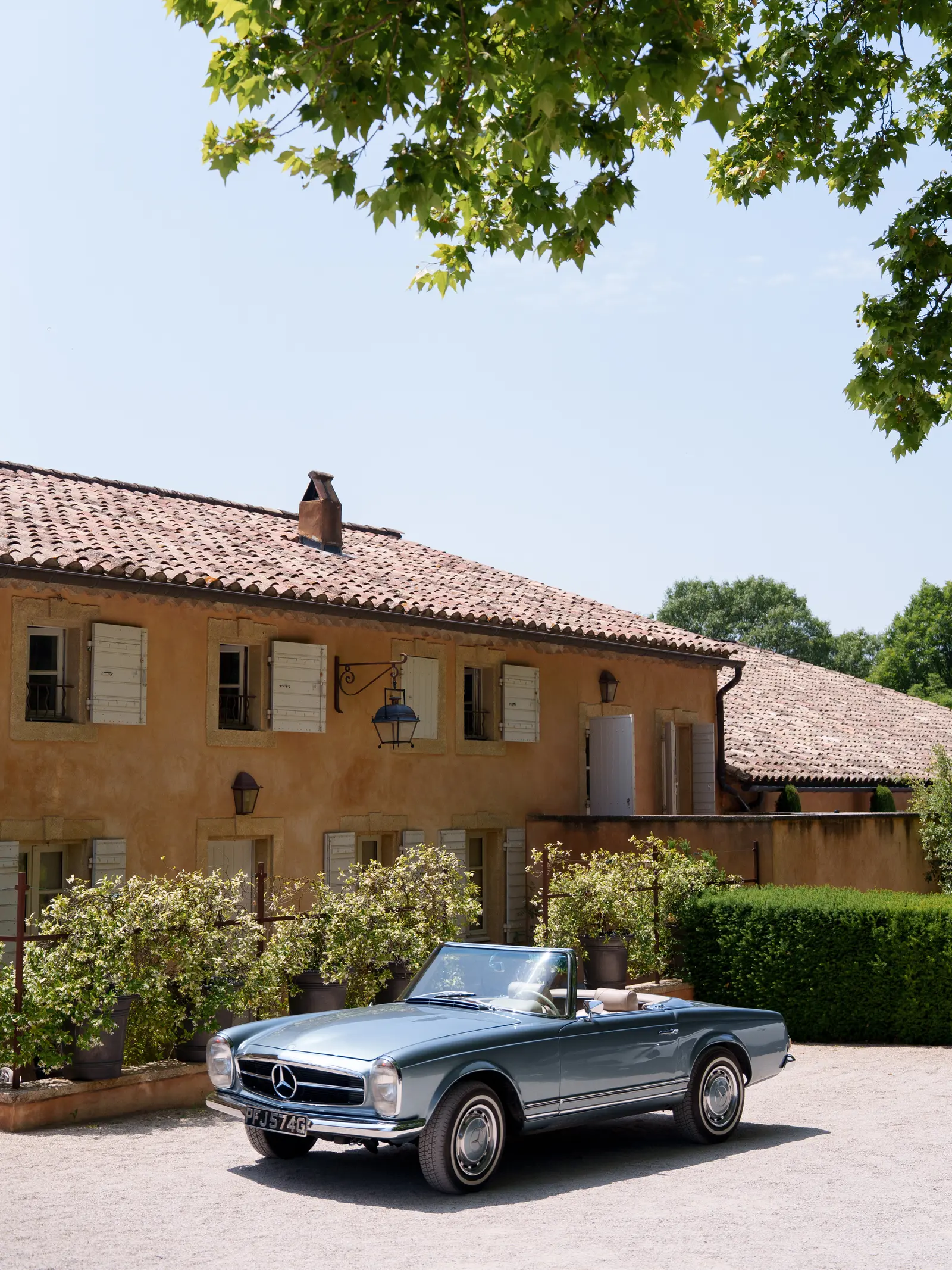 Kenne and Ugo, château wedding photograph 20