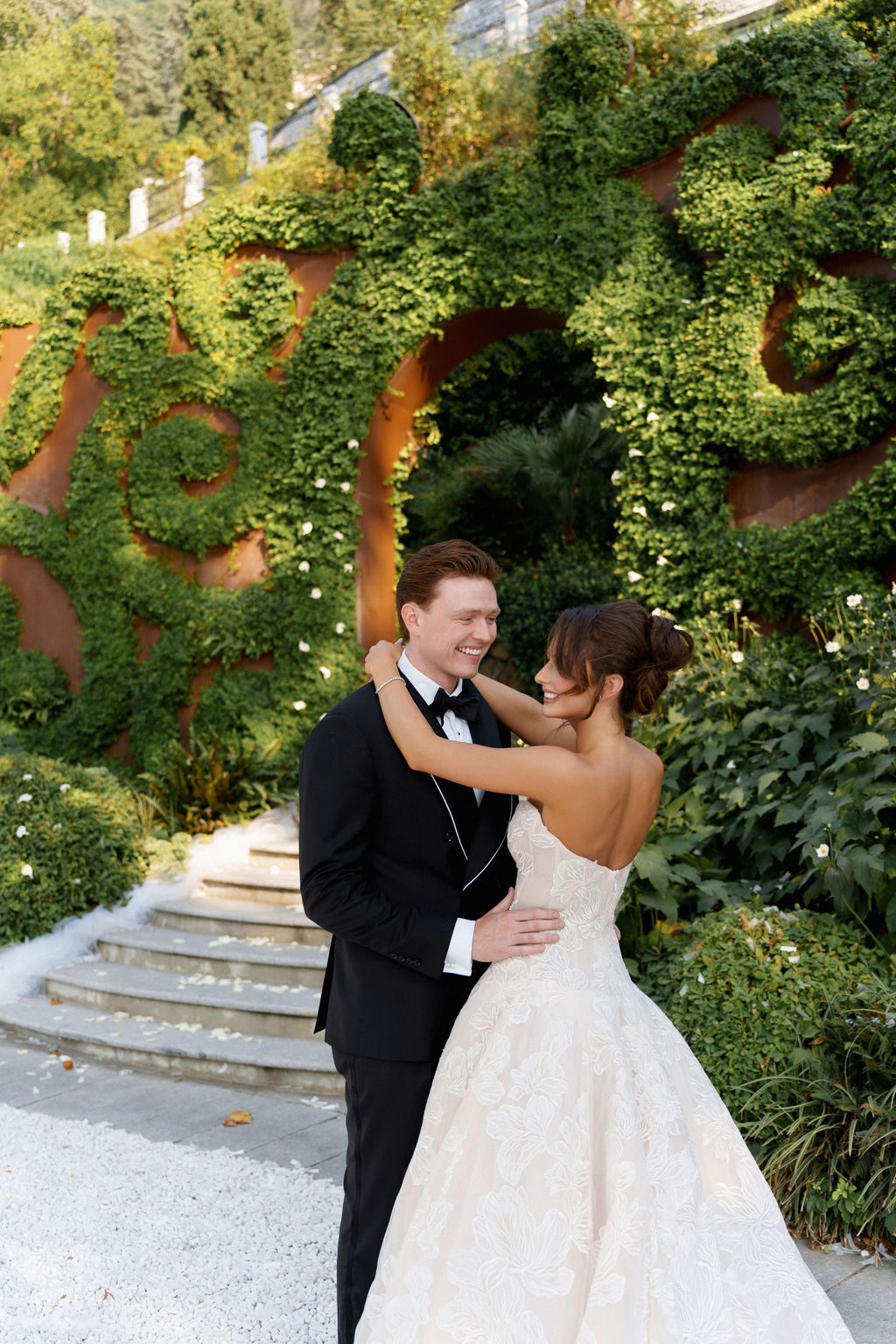 Elegant wedding portrait on Lake Como